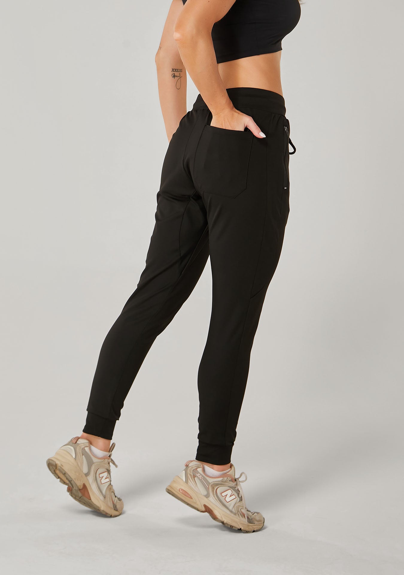 Calça Slim Athleisure Feminino - Preto