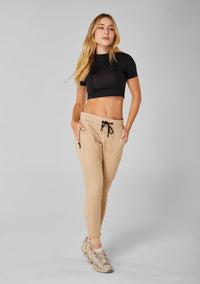 Calça Slim Athleisure Feminino - Sand