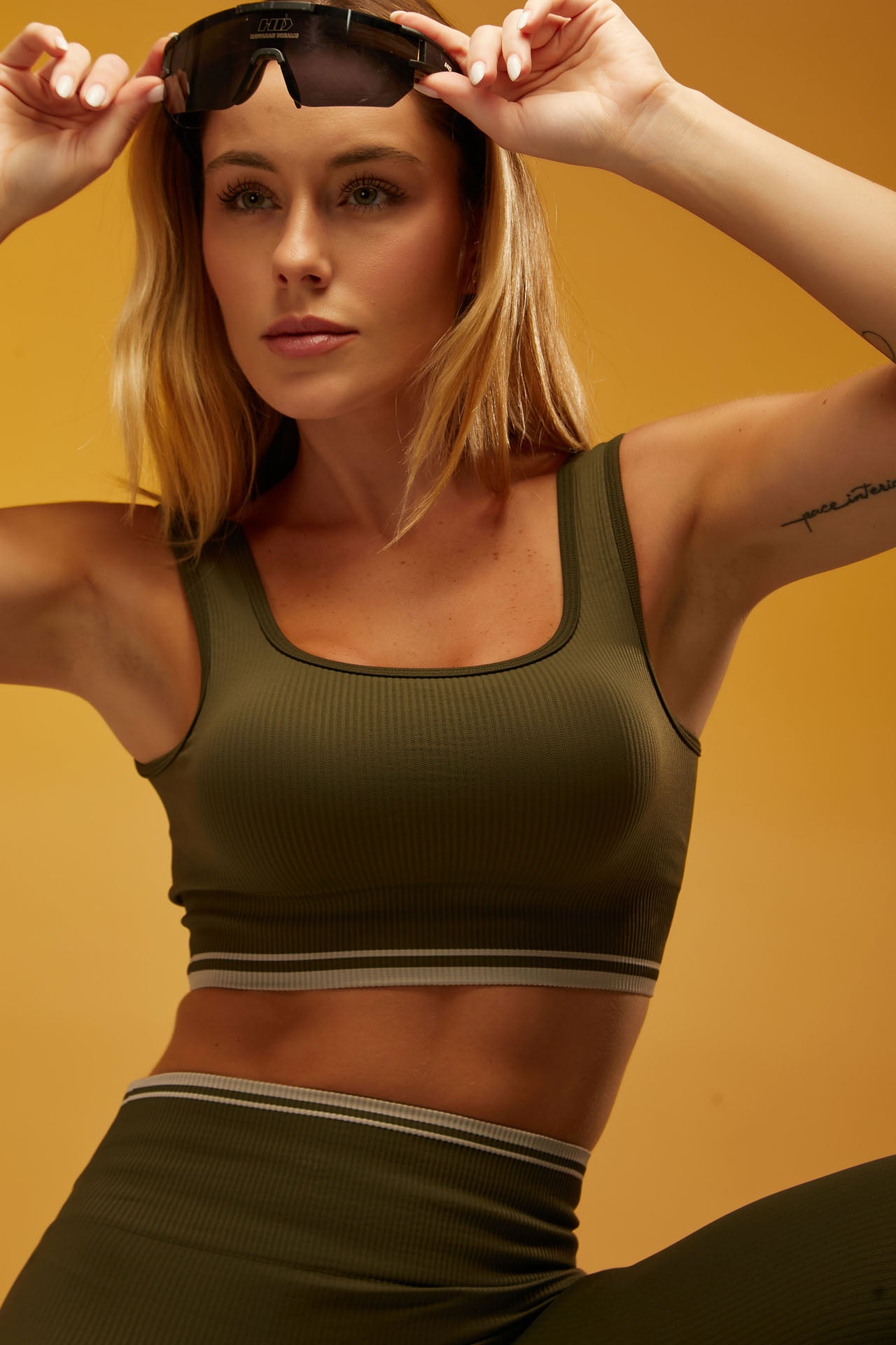 Top com Bojo Seamless Rib Contour Line - Militar